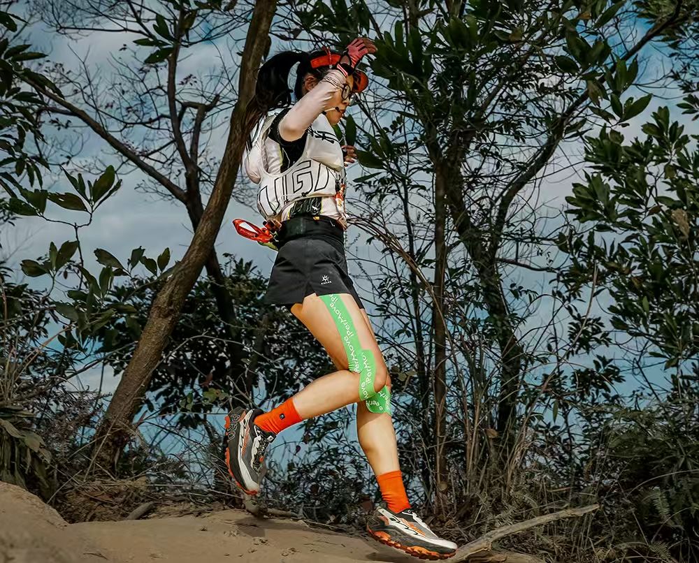 蒋汶利在2025广州100越野赛中