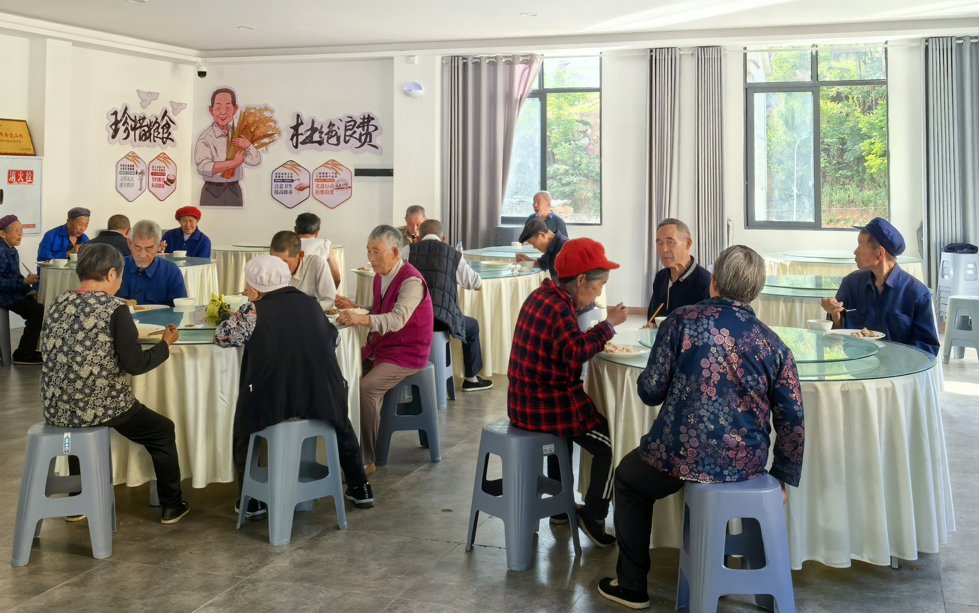 重庆市城口县沿河乡红岩村爱心餐厅。图/受访者 44e41dee58765426e23b8f206e839e71_491695_1ac1e926-a025-4eae-b016-48ad066e2518.jpg