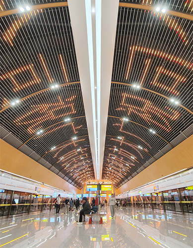 重庆轨道交通4号线西延伸段嘉州路站站台。当代党员杂志社记者 杨涛 摄