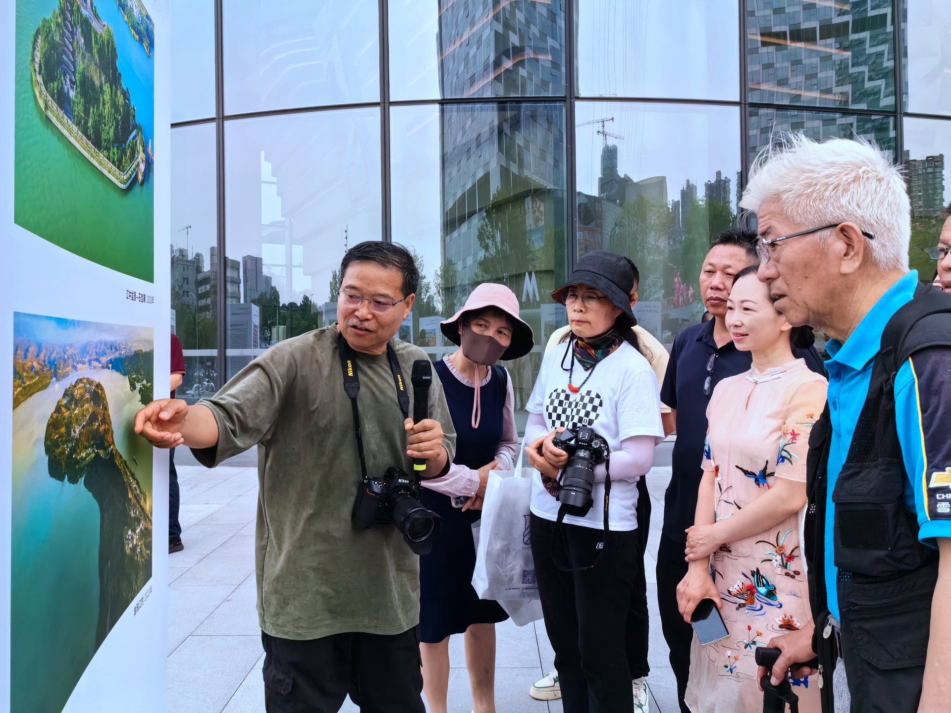 《忠州风华》谭卫高影像作品展在深圳开展 (8).jpg