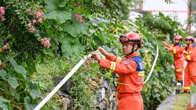 新华社看重庆｜闻“汛”而动 抢险保安全——重庆防汛一线见闻