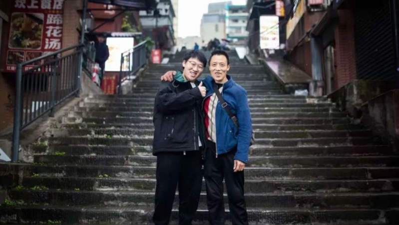 新华社看重庆｜今天，爸爸没来送考