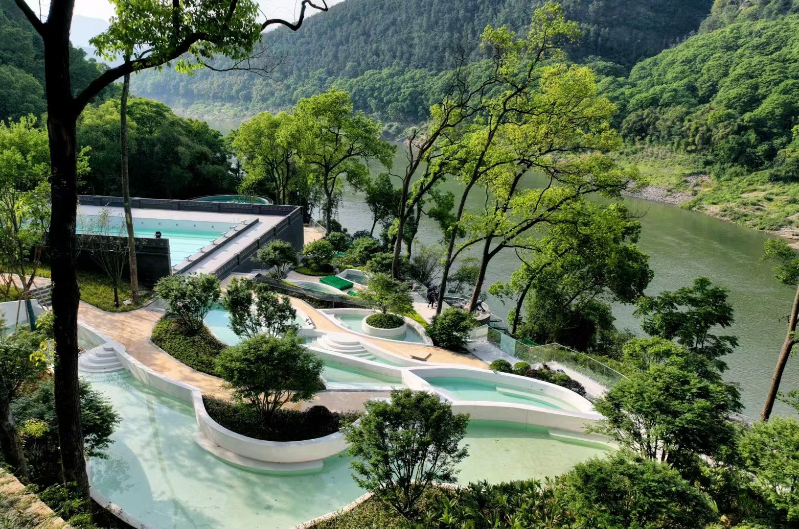 新北温泉公园  供图：北碚区文化旅游委.jpg