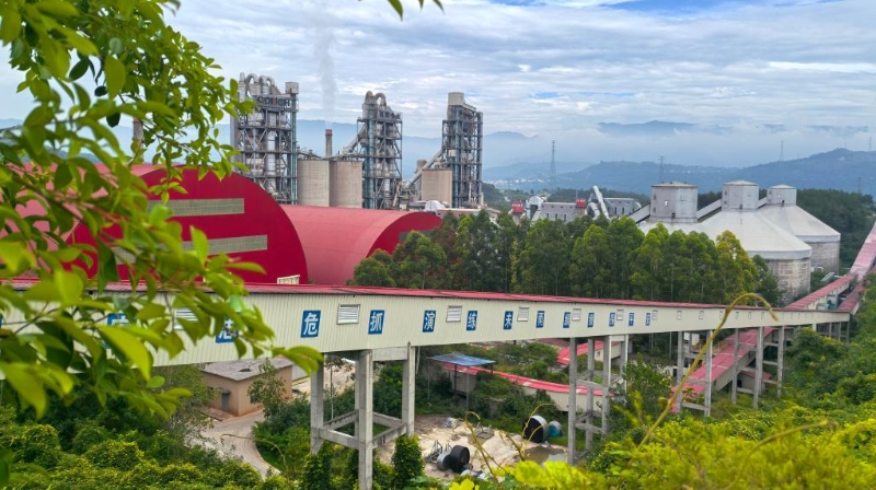 新华社看重庆｜这座水泥厂有个“环保胃”