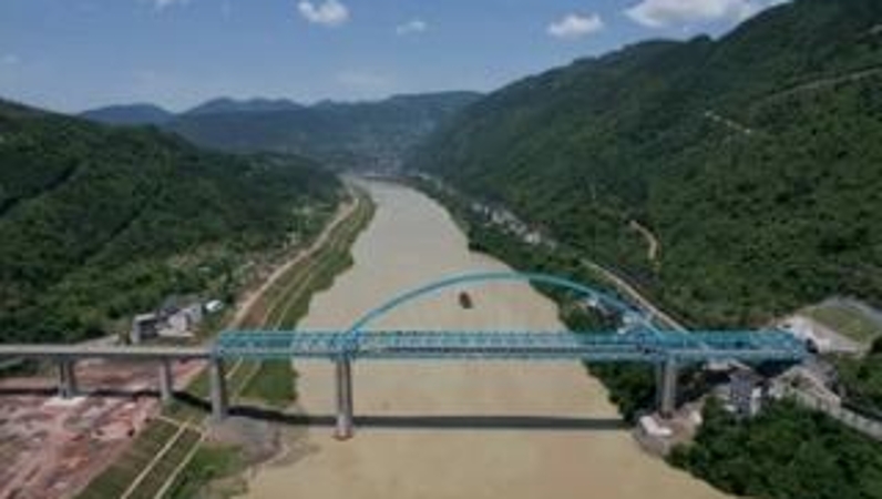 新华社看重庆｜渝厦高铁重庆东至长沙段全线贯通首月　日均到发旅客超2.8万人次