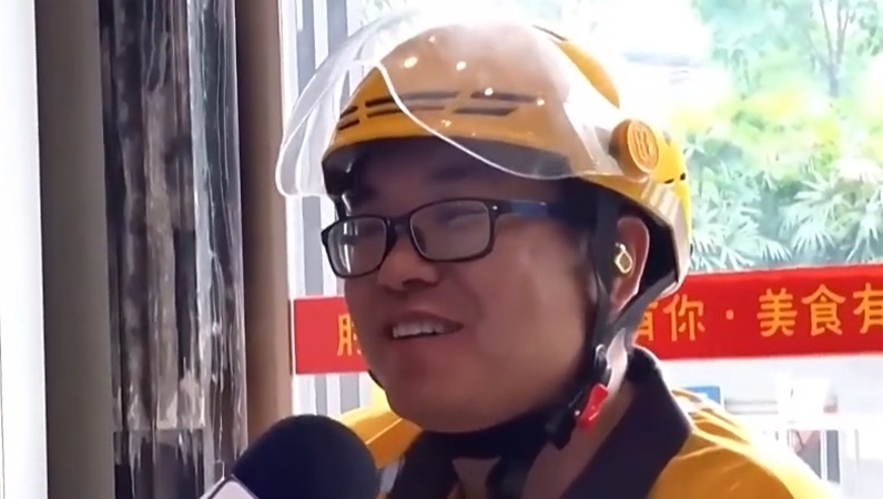 央视新闻看重庆｜外卖小哥迎来暖心之家 重庆首批暖“新”商户挂牌