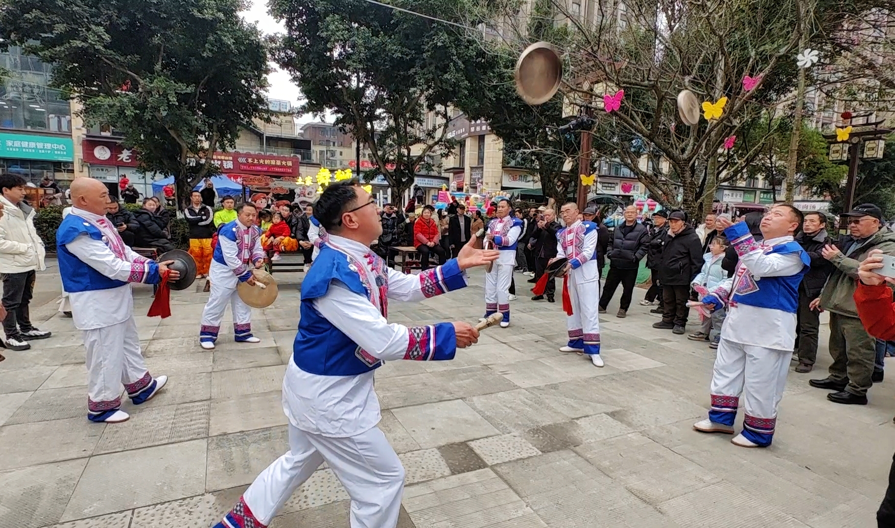2026年2月12日，土家锣鼓表演现场。当代党员杂志社记者 曾敬 摄